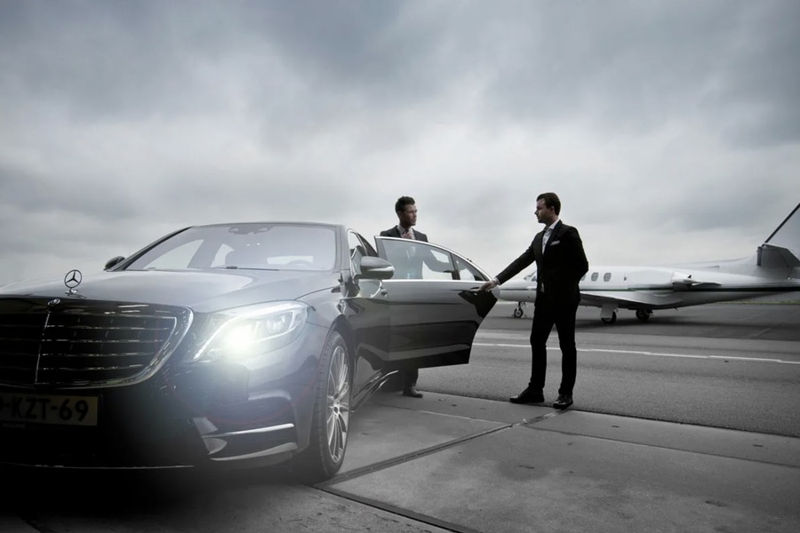 Top Luxury Car Brands to Experience Through Rental Services